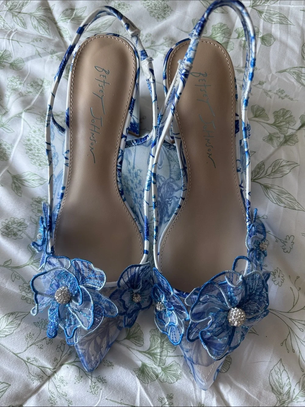Betsey Johnson Avi Pump Blue and White Floral